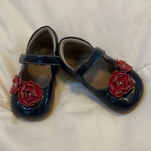 See Kai Run navy patent leather shoes, size 6.5